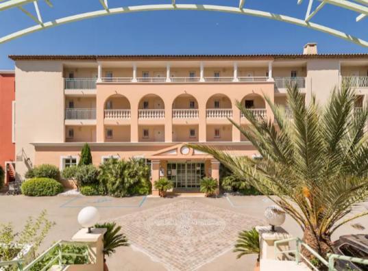 Residence Pierre & Vacances Premium Les Calanques Des Issambres レ・ズィサンブル エクステリア 写真