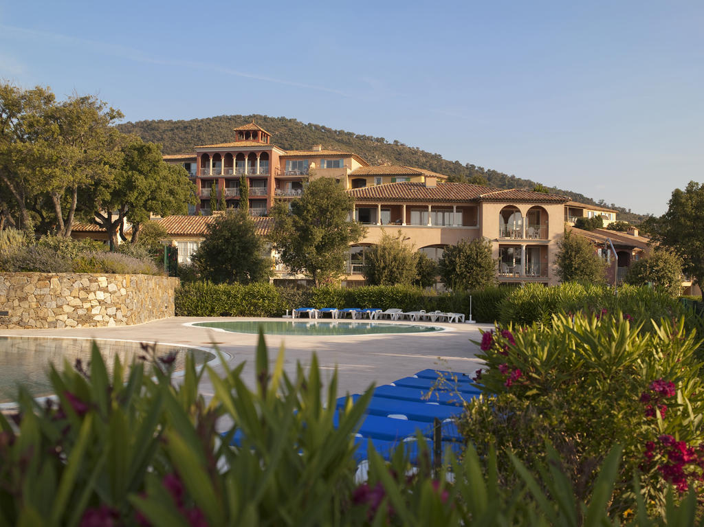 Residence Pierre & Vacances Premium Les Calanques Des Issambres レ・ズィサンブル エクステリア 写真